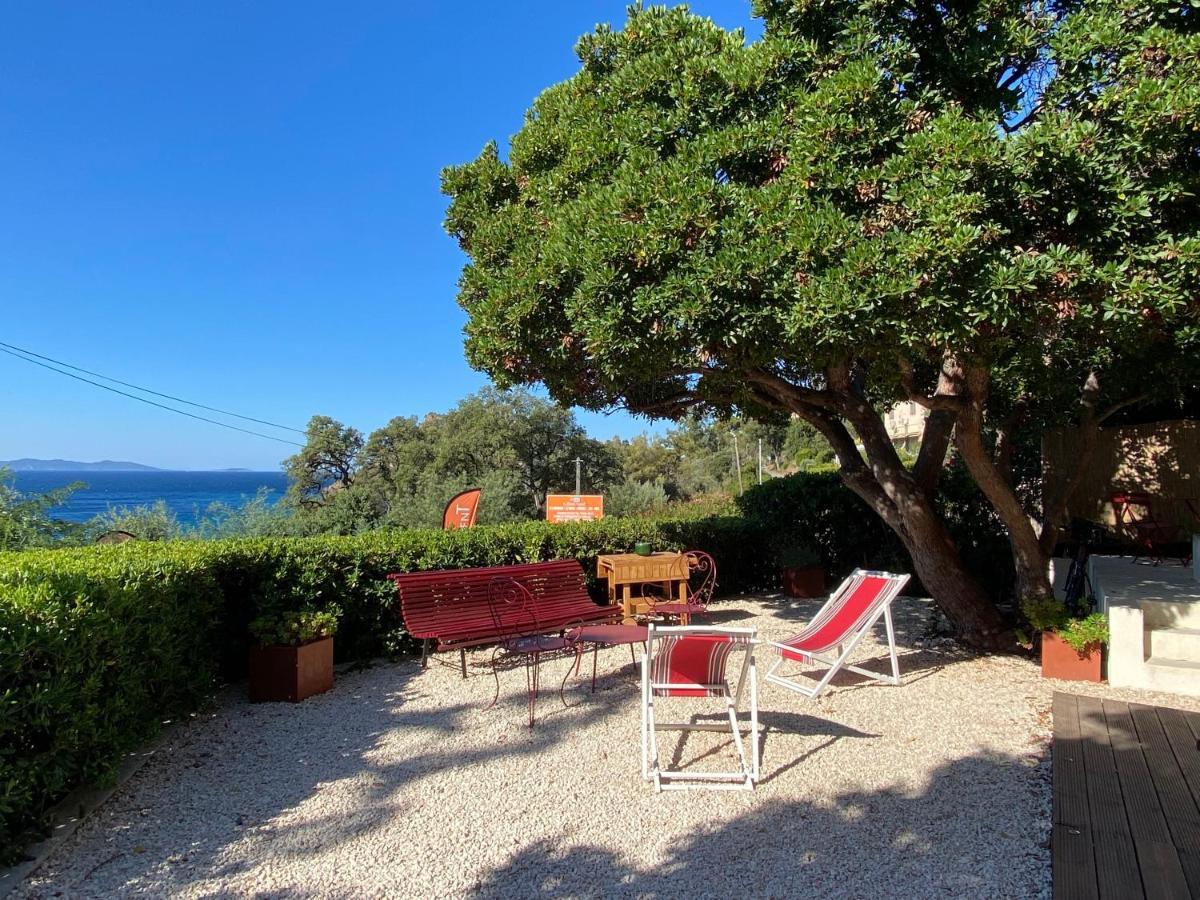 مبيت وإفطار Le Rayol-Canadel-sur-Mer L'Arbousier المظهر الخارجي الصورة